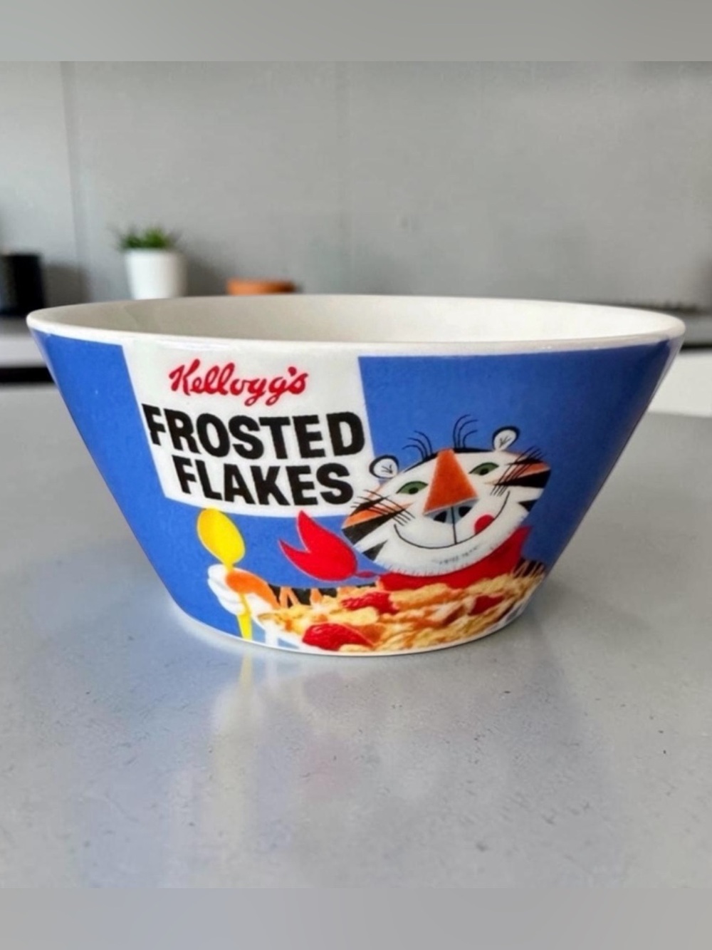 Kellogg’s Frosted Flakes Tony the Tiger Cereal Bowl Blue Promo Collectible